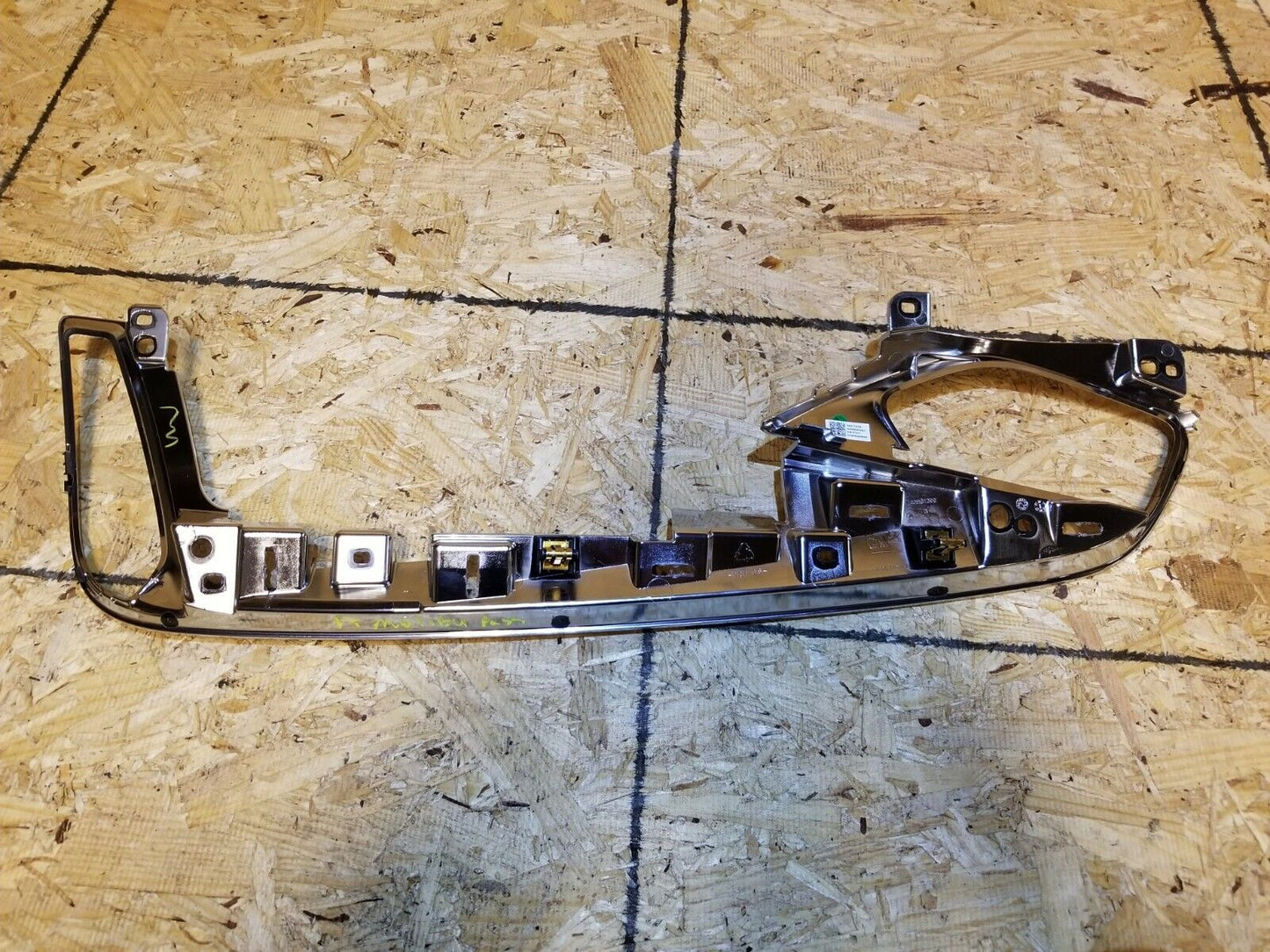 16 17 18 19 Chevrolet Malibu Front Dash Trim Bezel Silver OEM 3k