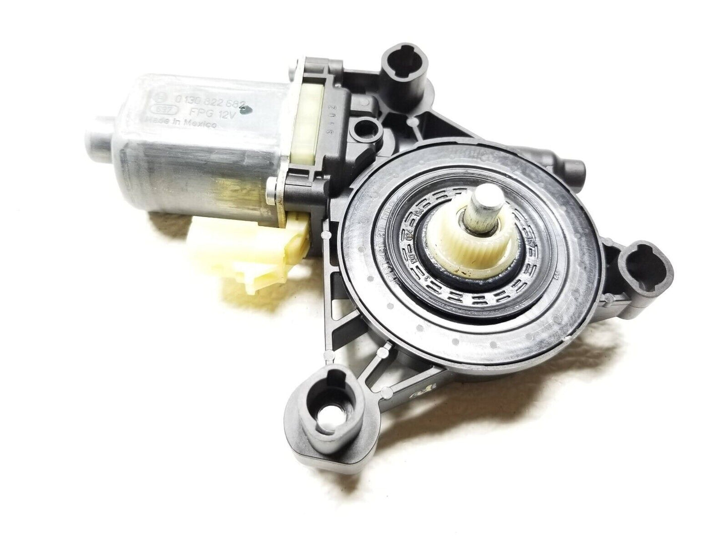 2012 - 2020 Dodge Journey Front Right Pass Door Window Regulator Motor OEM 55k