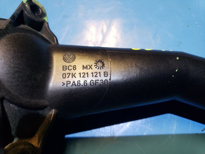 12 13 14 Volkswagen Passat 2.5l Thermostat Housing 07k121121b OEM