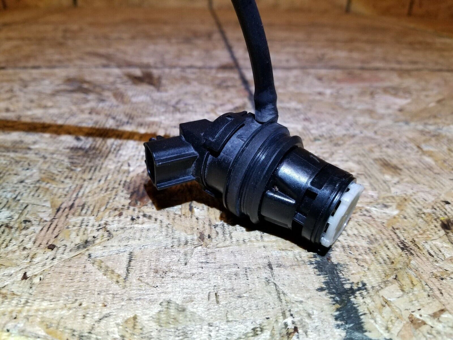 2008 2009 2010 Scion Xb Washer Reservoir Fluid Pump Motor 85330-60180 OEM