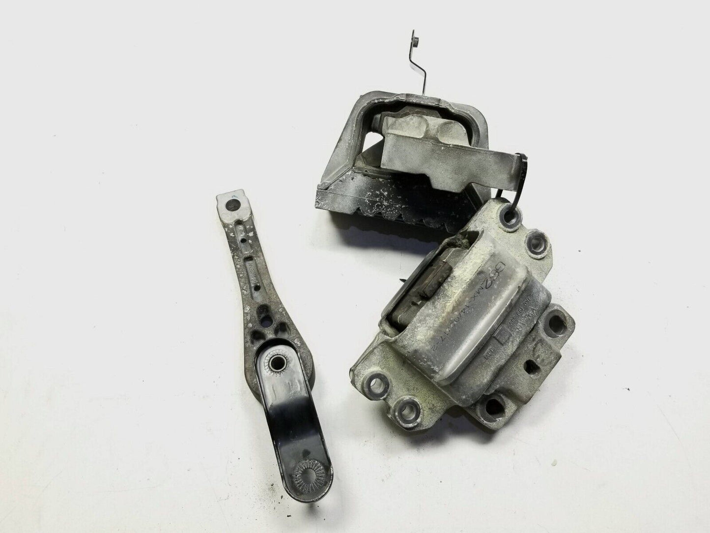 12-19 Volkswagen Passat B7 Engine Mount 1.8t 3pcs OEM