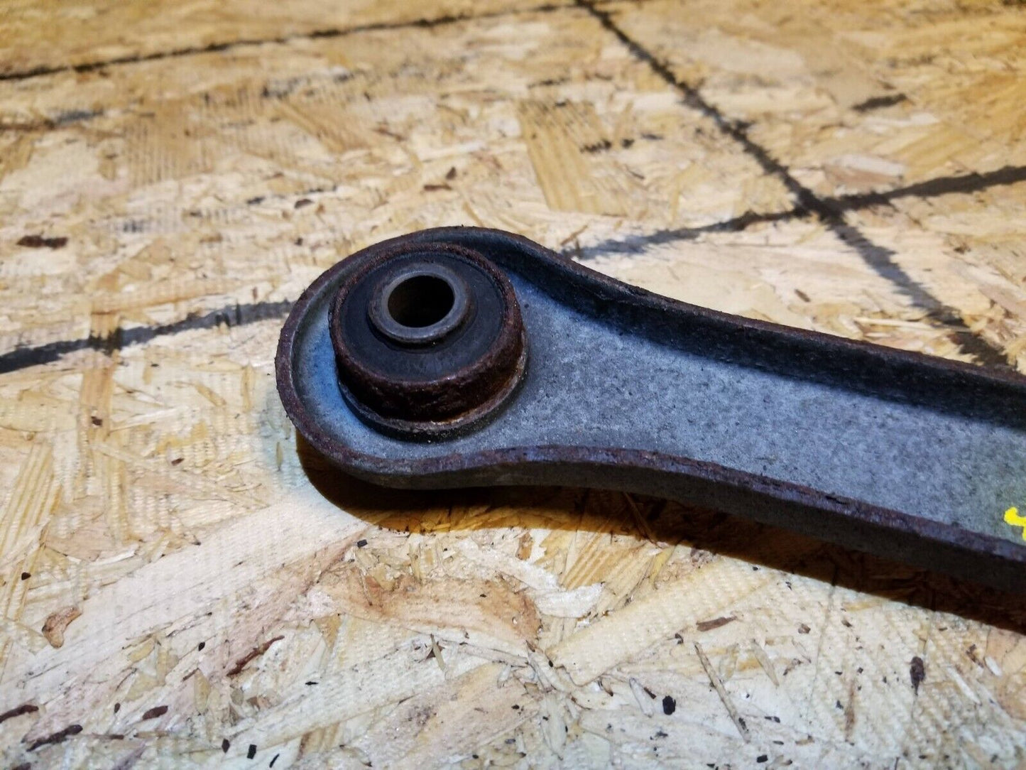 06 07 08 09 10 11 Lincoln Town Car Rear Right Pass Side Control Arm OEM 65k