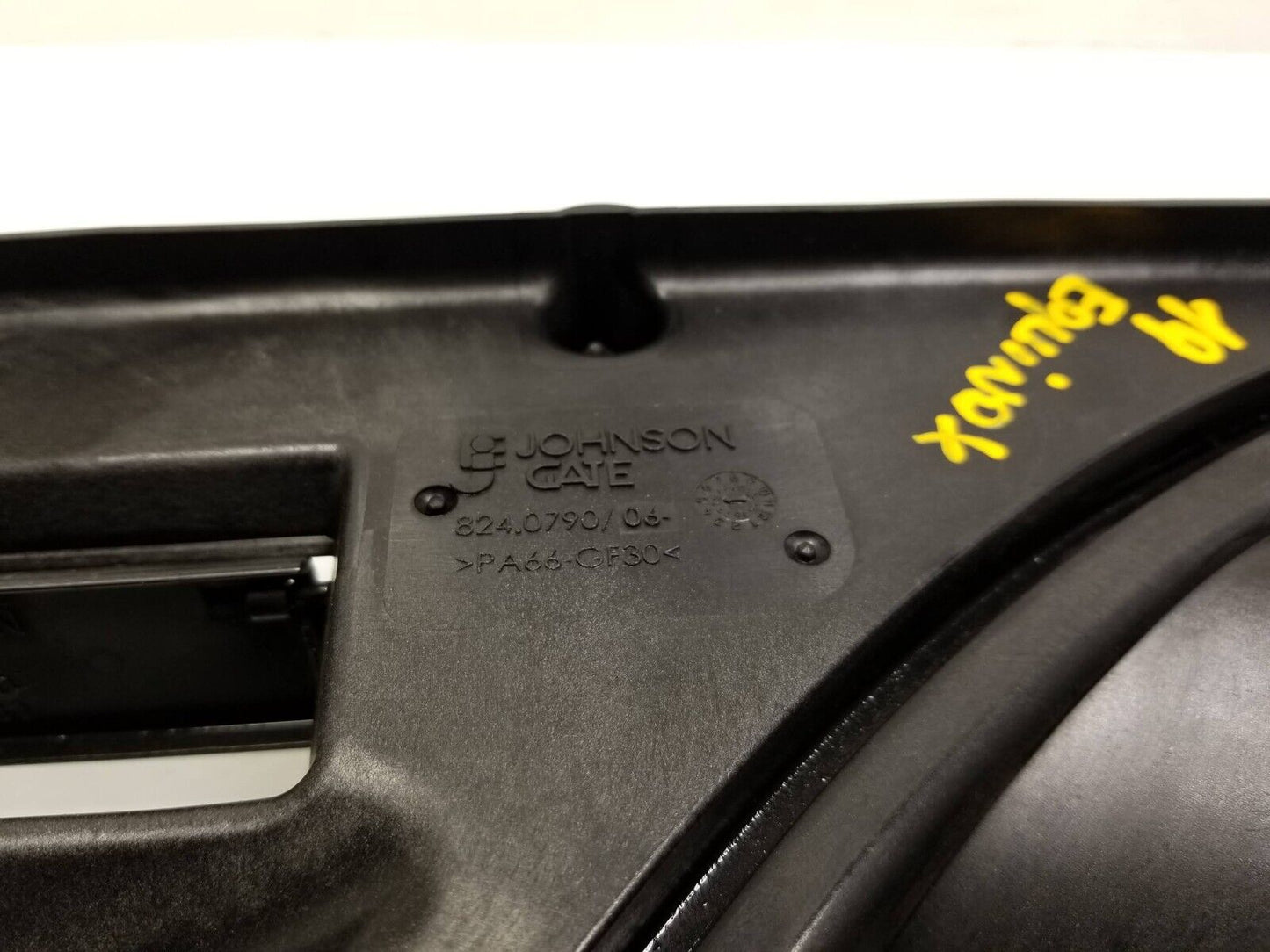 18 19 20 21 Chevrolet Equinox Radiator Cooling Fan 1.5l OEM *shroud Has Damage*