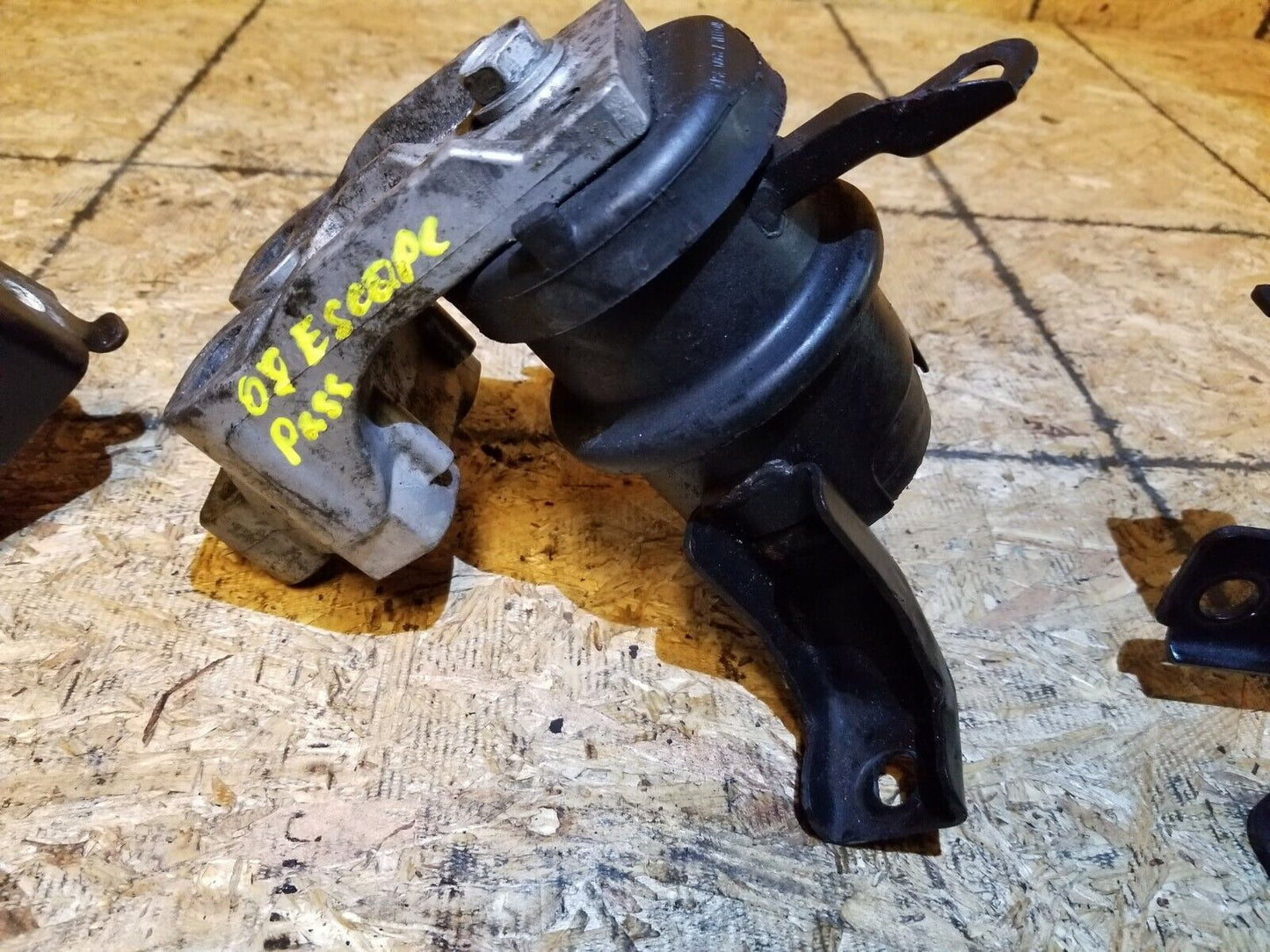 2008-2012 Ford Escape  Engine Mount Bracket 3pcs 3.0l V6 OEM