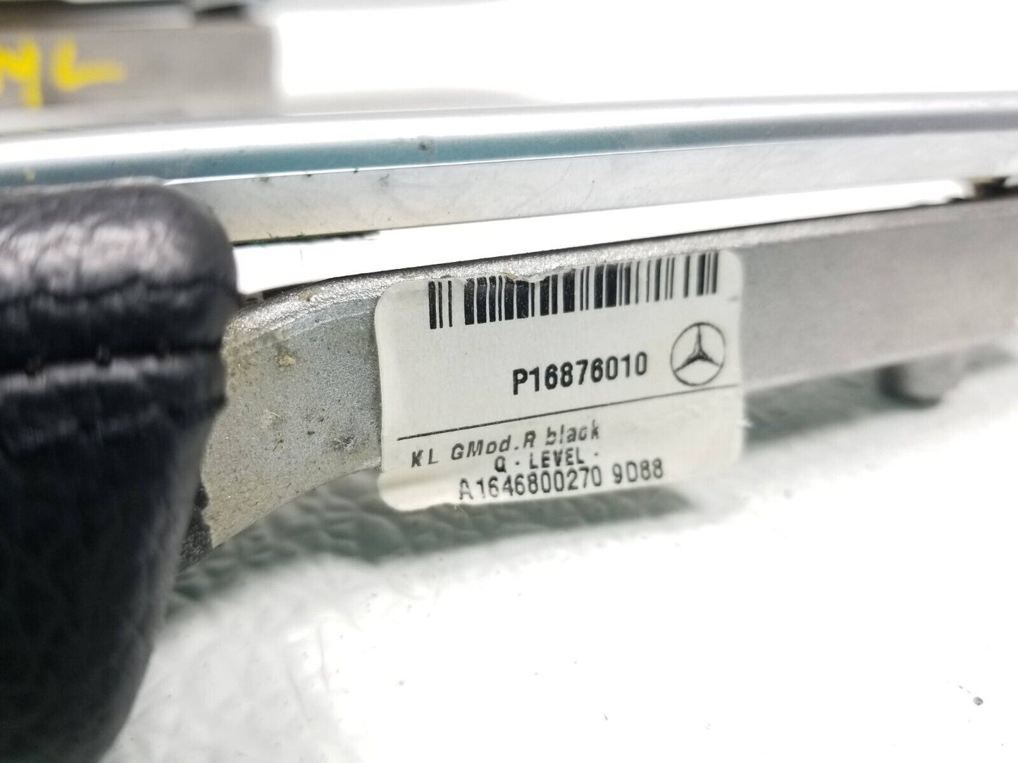 06 07 08 09 10 11 Mercedes Ml500 Center Console Grab Handle Left & Right  OEM