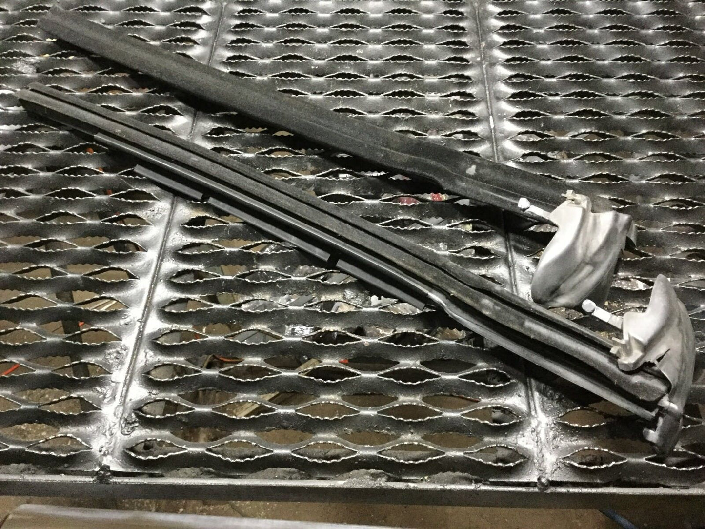 03 04 05 06 Audi A4 B6 Cabrio Inner Window Slot Seal Trim Left & Right Pair OEM