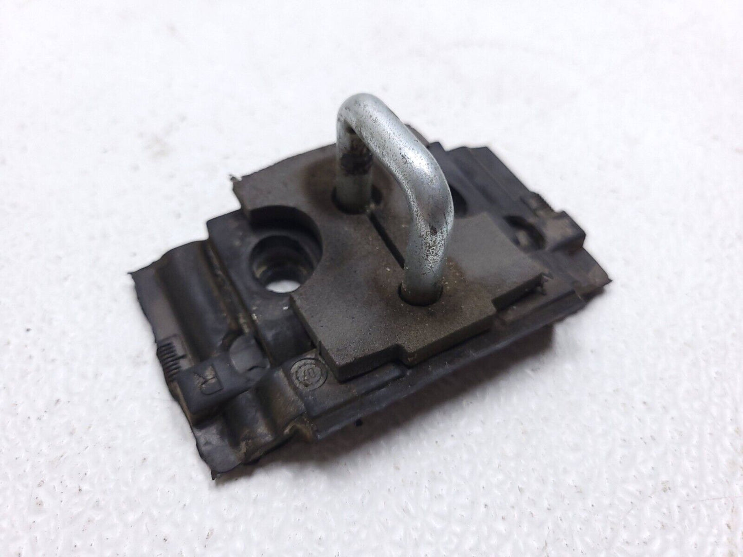 06 07 08 09 10 11 Mercedes Ml500 Trunk Striker Latch OEM
