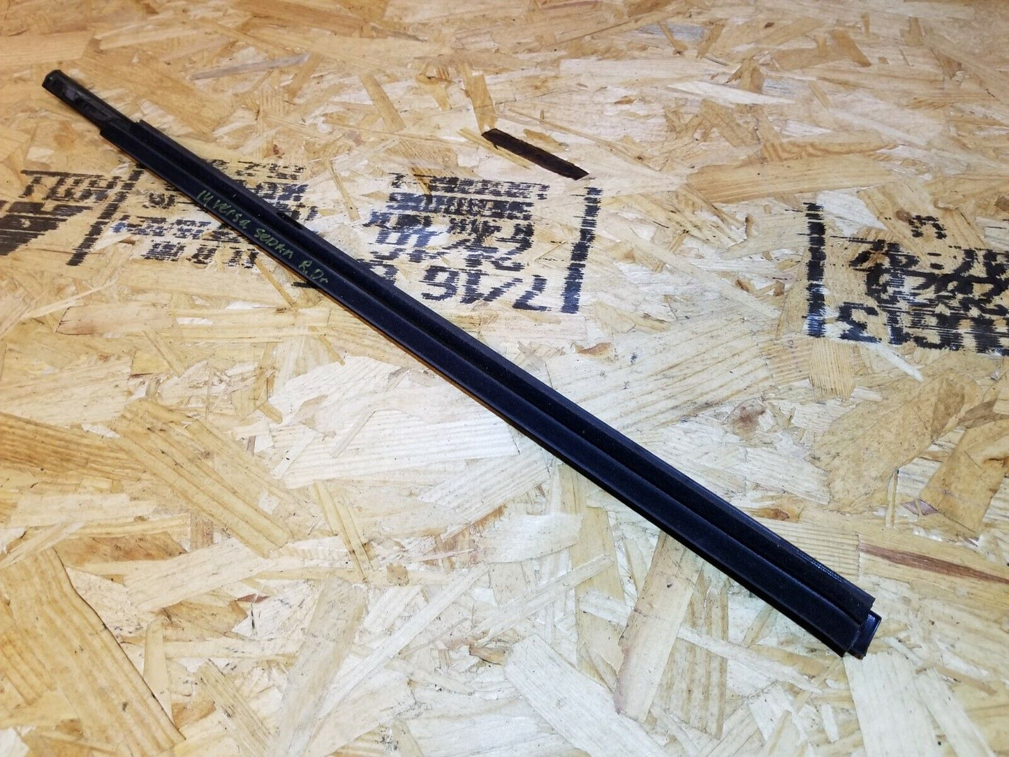 14 15 16 17 Nissan Versa Sdn Rear Left Driver Door Window Belt Seal Molding OEM