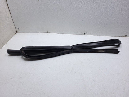 06 07 08 09 10 11 Mercedes Ml500 Door Weatherstrip Seal Rear Right Pass OEM
