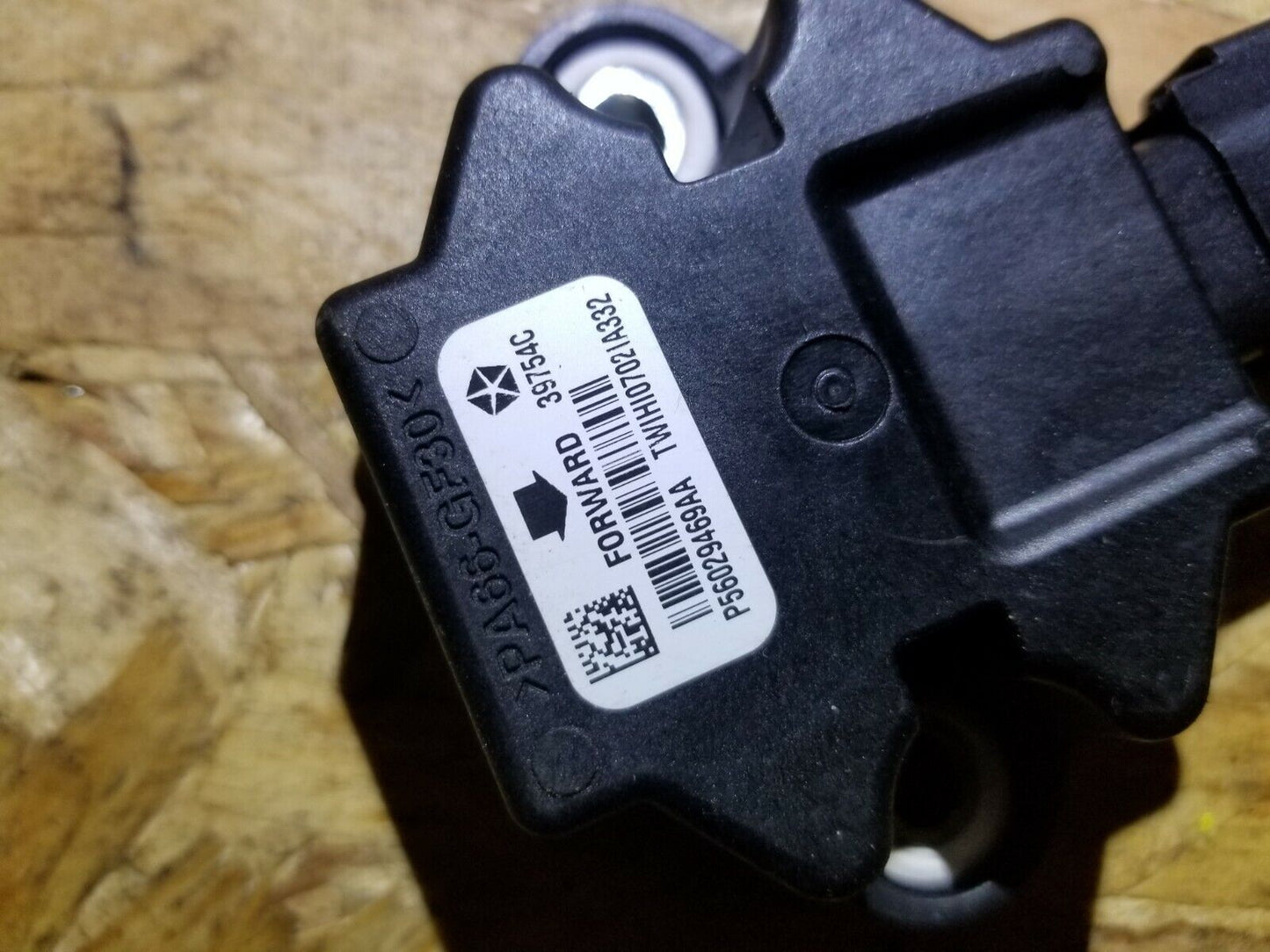 11 12 13 Jeep Grand Cherokee  Yaw Rate Sensor Module OEM