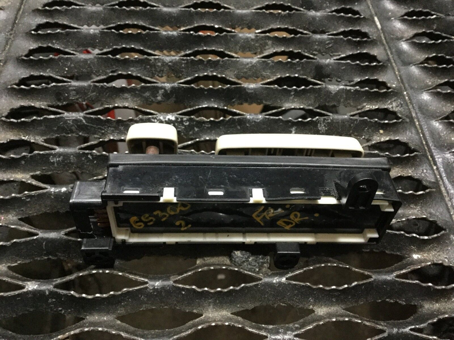98 99 00 01 02 03 04 05 Lexus GS300 Front Left Driver Seat Switch Control OEM