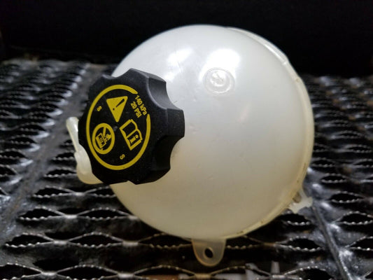 17 18 19 20 Cadillac Xt5 Coolant Reservoir Bottle OEM 34k