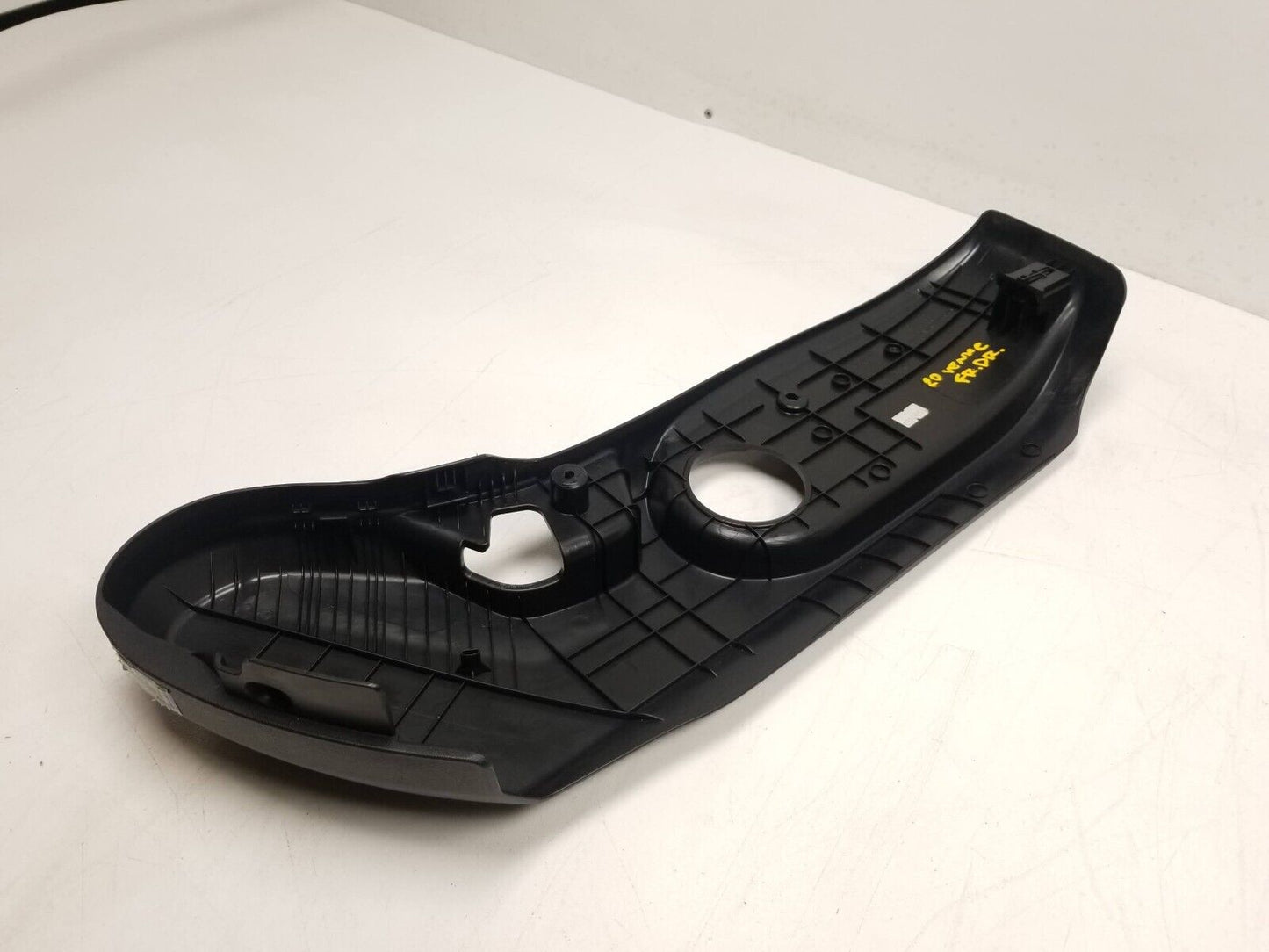 20 21 22 Hyundai Venue Front Driver Seat Headrest Guide Sleeve W/ Trim OEM