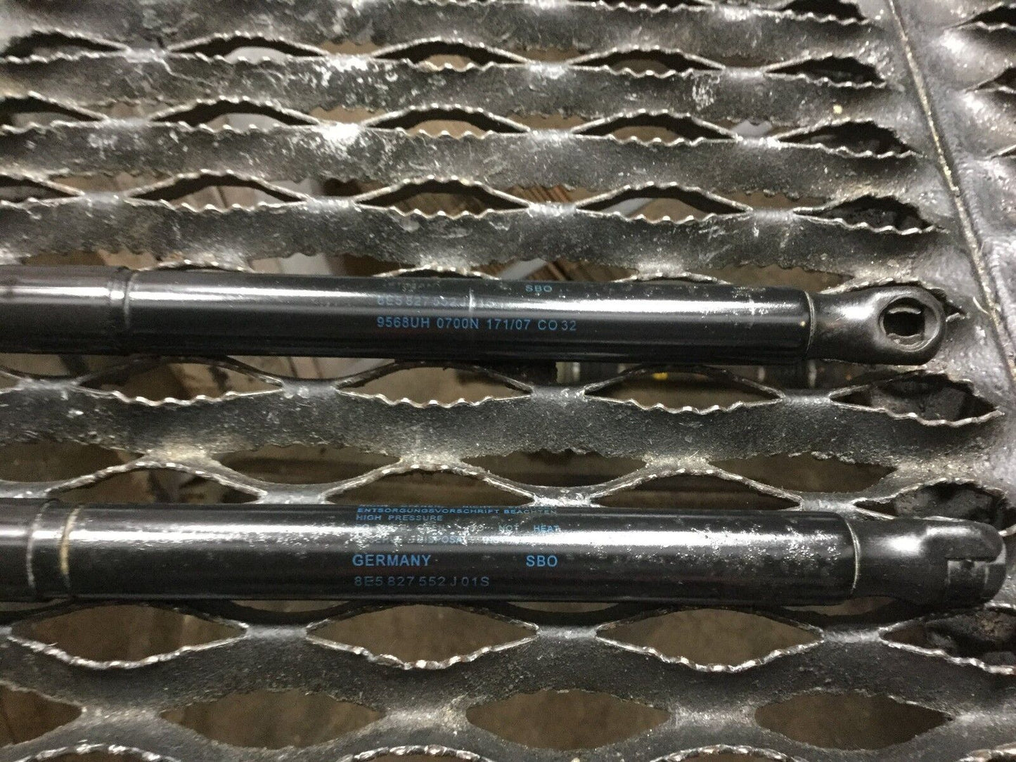 04 05 06 07 08 Audi A4 Sedan Rear Trunk Shock Strut Support Left Right 2pcs OEM