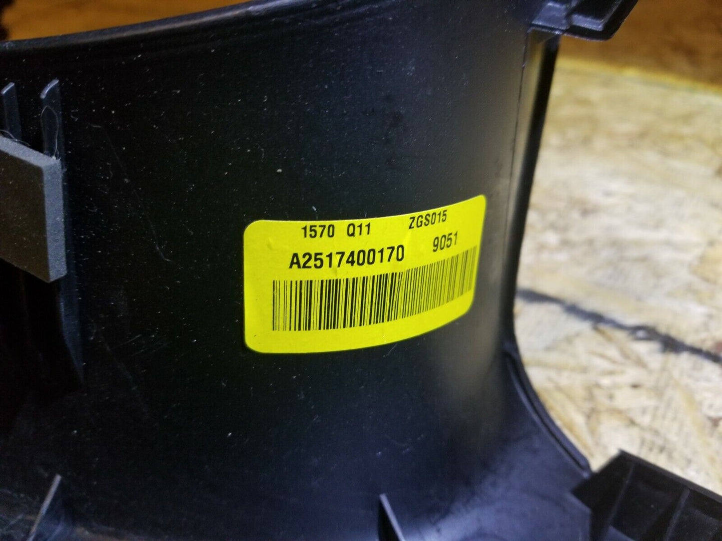 07 08 09 10 Mercedes-benz R350 Rear Left Driver Side Tailgate Liftgate Trim OEM