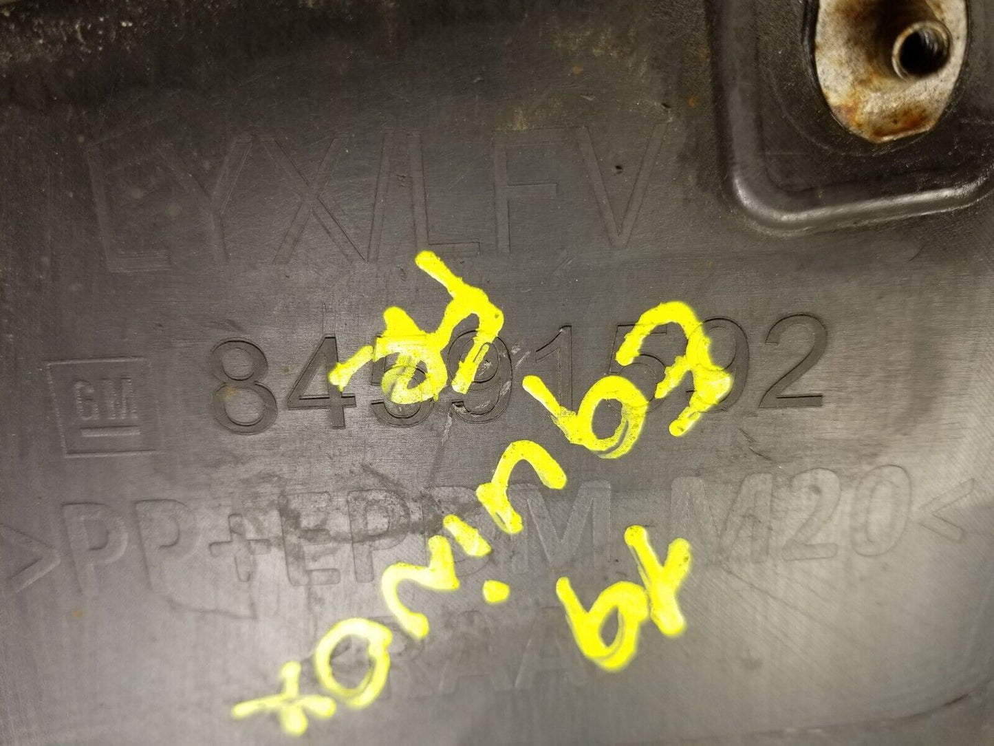 18 - 21 Chevrolet Equinox Front Under Body Splash Shield Air Deflector  OEM