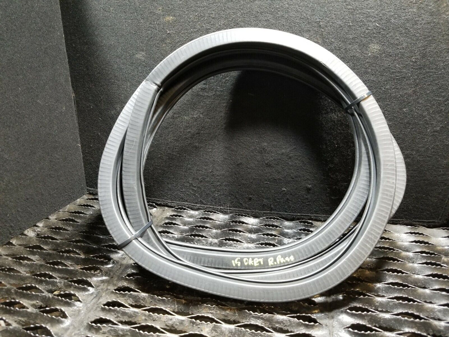 13 14 15 16  Dodge Dart Rear Right Pass Door Weatherstrip Seal Ome 76k