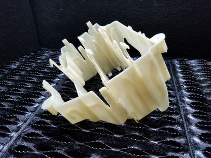 06 07 08 09 10 BMW 650i E63 Front Fuse Box Module Bracket Holder 7520900 OEM