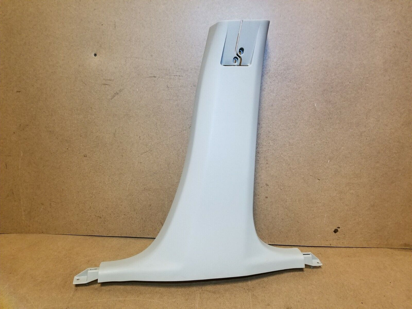 05 06 07 Dodge Magnum Right Passenger Side B Pillar Lower Trim Cover OEM