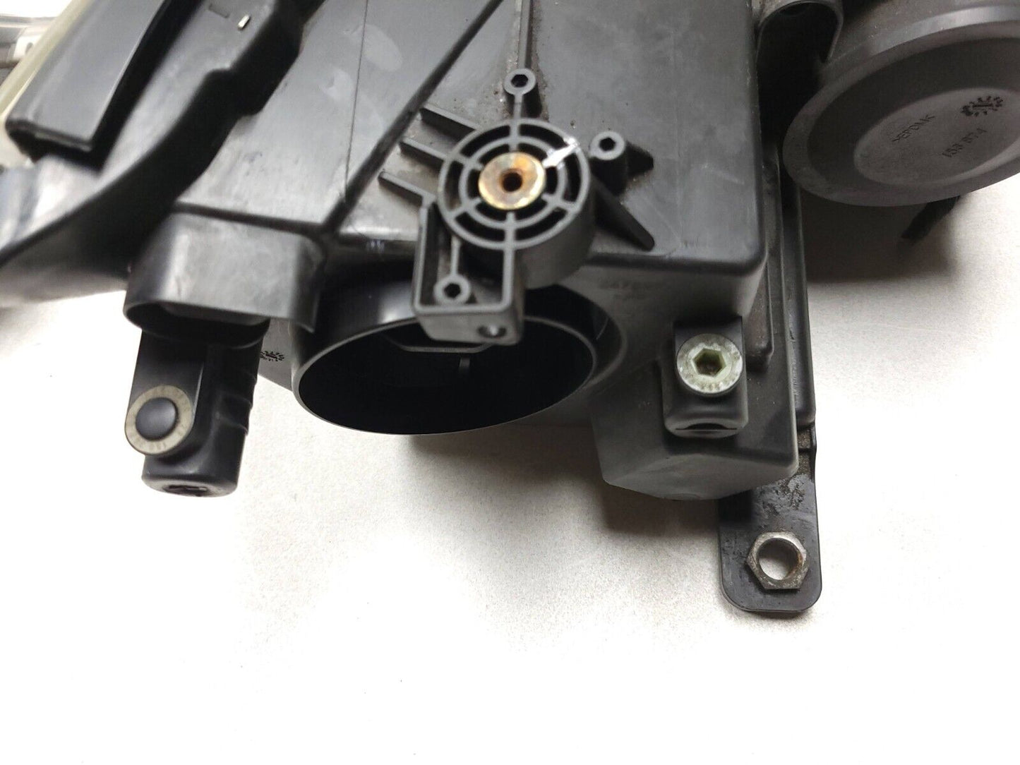 09 - 11 VW Tiguan Headlight Left & Right Pair OEM