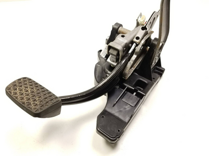 18 19 20 21 Chevrolet Equinox Brake Stop Foot Pedal W/ Bracket Support  OEM