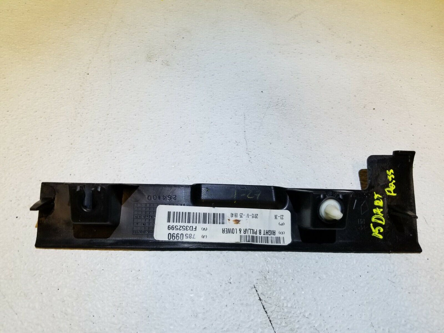 13 14 15 16  Dodge Dart Front Right Pass B Pillar Trim Cover Ome 76k