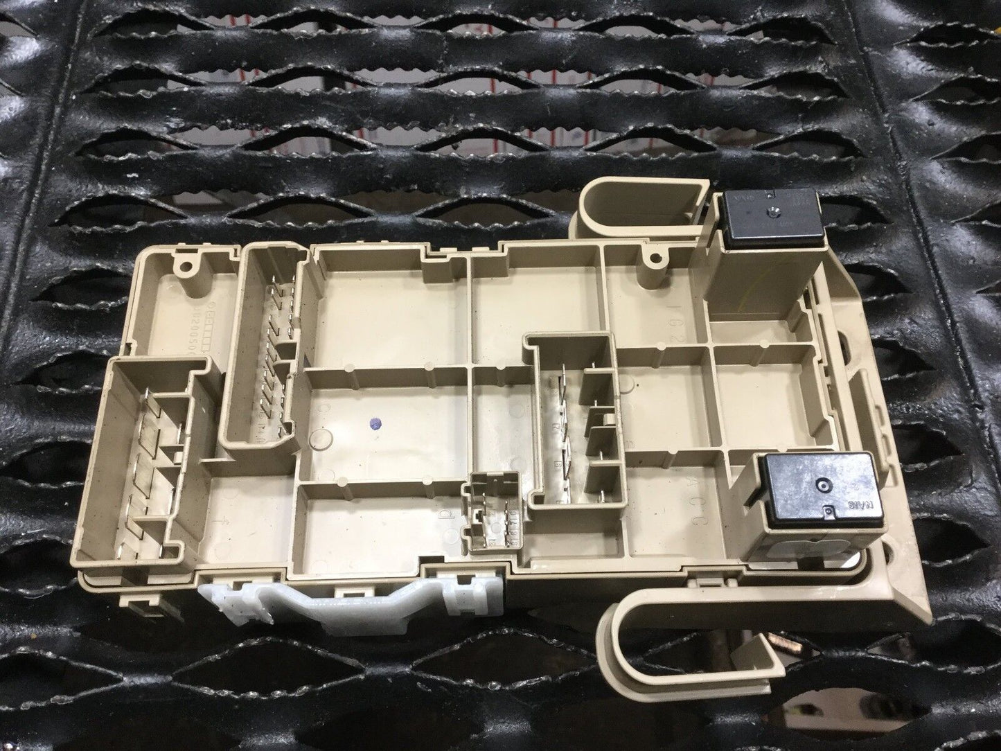 10 11 12 13 14 Subaru Outback Legacy Sw 2.5 At Interior Fuse Box OEM 82201aj00a