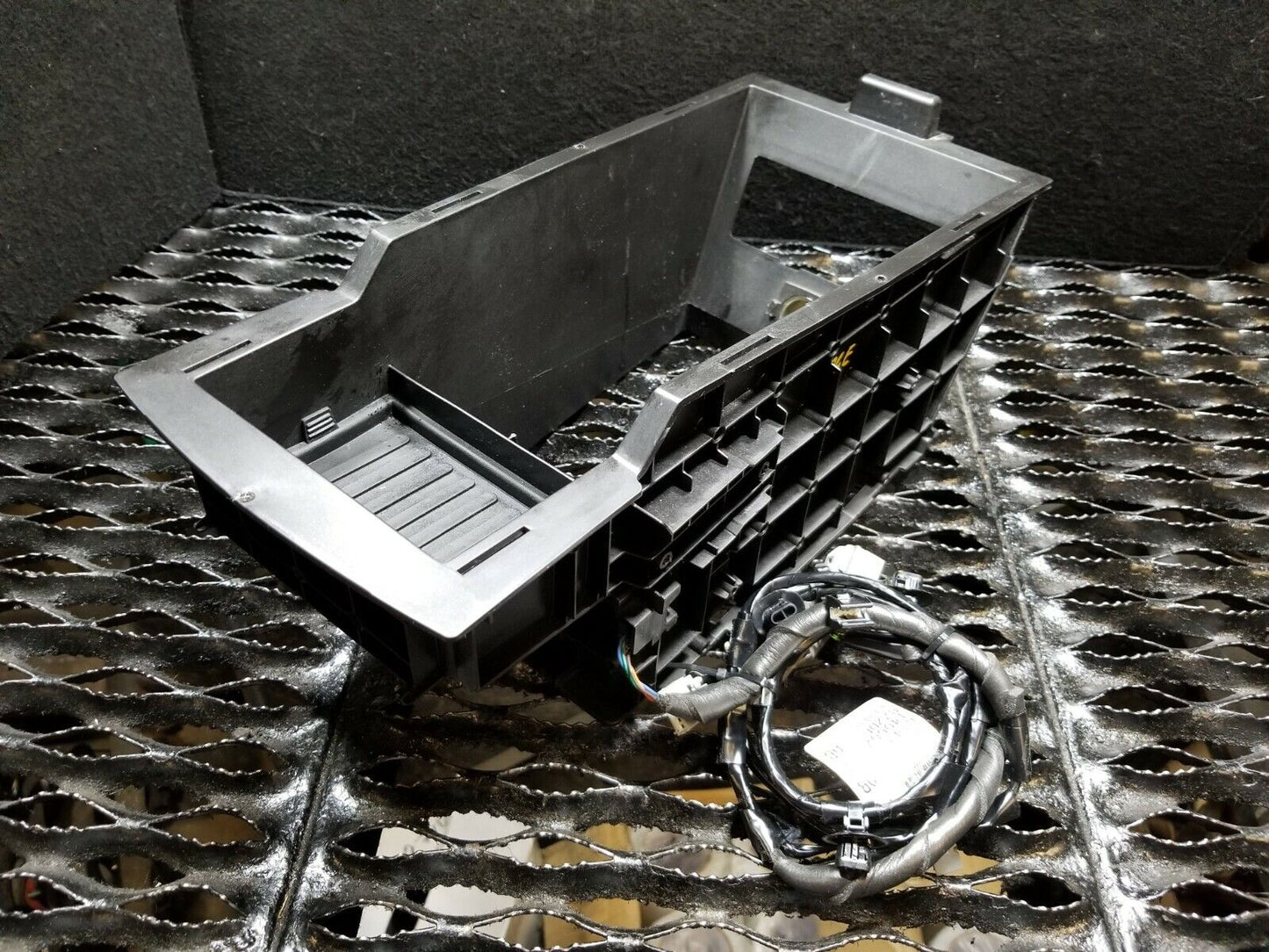 11 12 13 14 Ford Edge Center Console Tray 12v Socket OEM