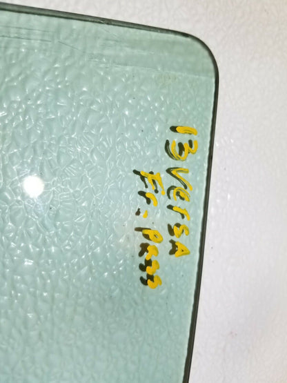 13 14 15 16 Nissan Versa Sdn Front Right Pass Door Window Glass OEM 95k