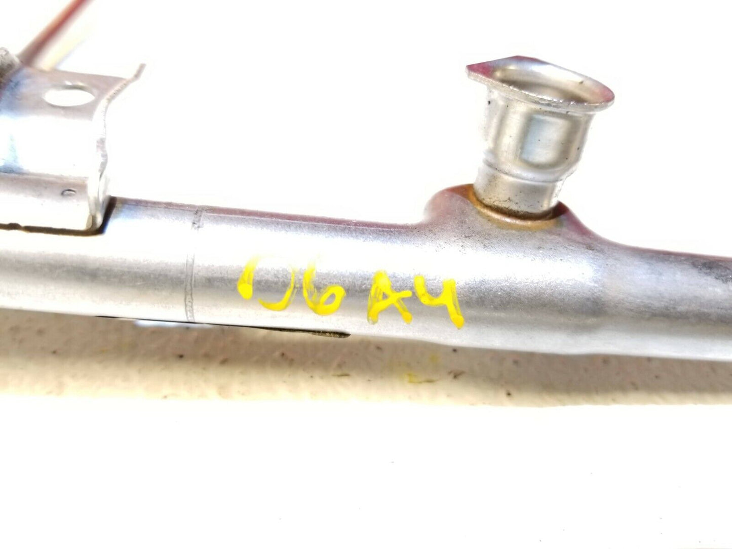 03 04 05 06 Audi A4 B6 3.0l Fuel Rail OEM