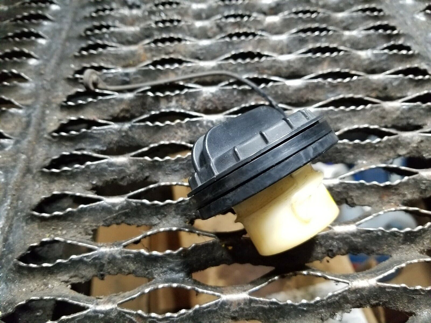 04 05 06 07 08 Nissan Maxima Fuel Tank Gas Cap OEM