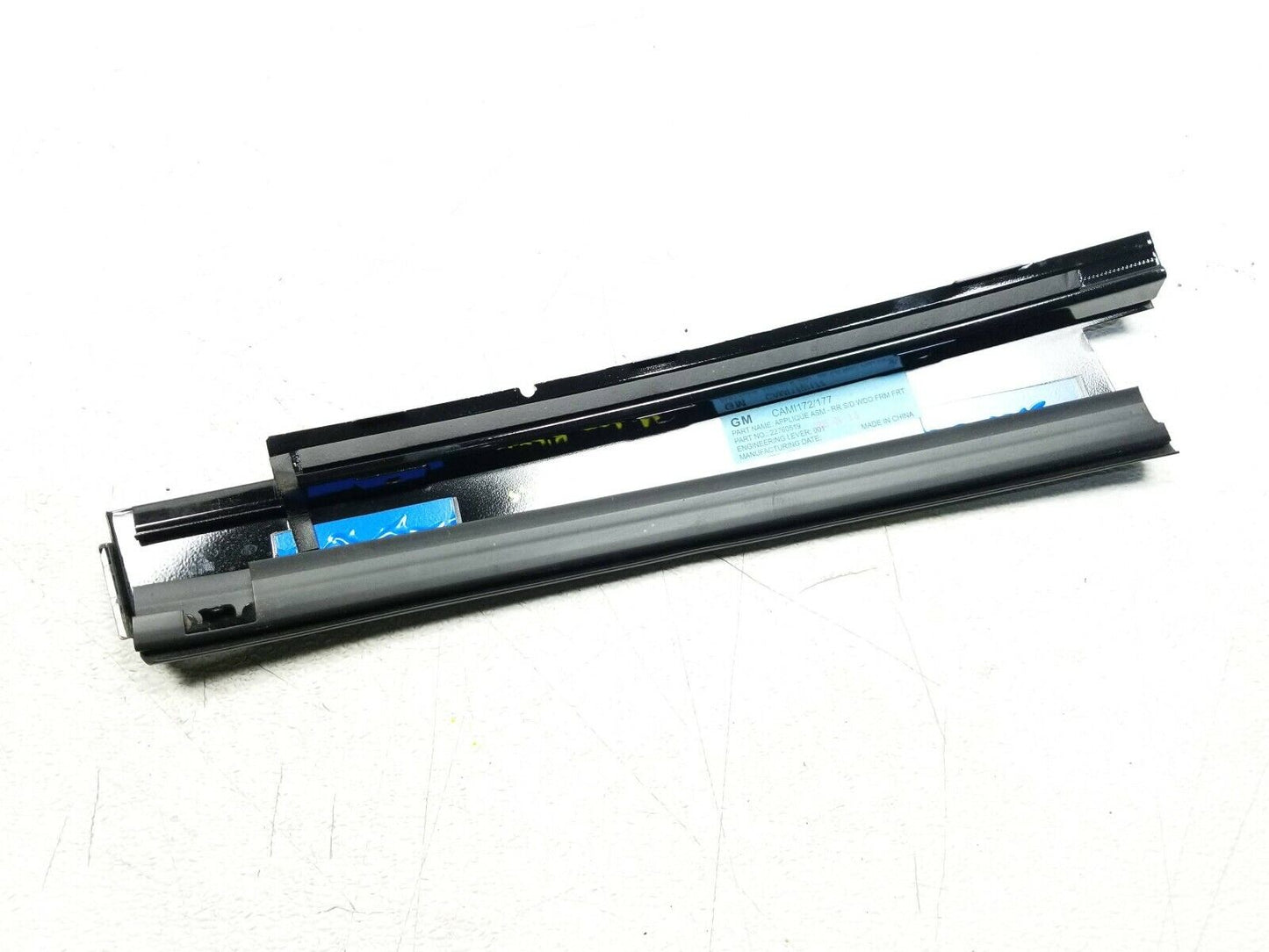 14 15 16 17 GMC Terrain Rear Right Passenger B Pillar Molding Trim OEM 14k Miles