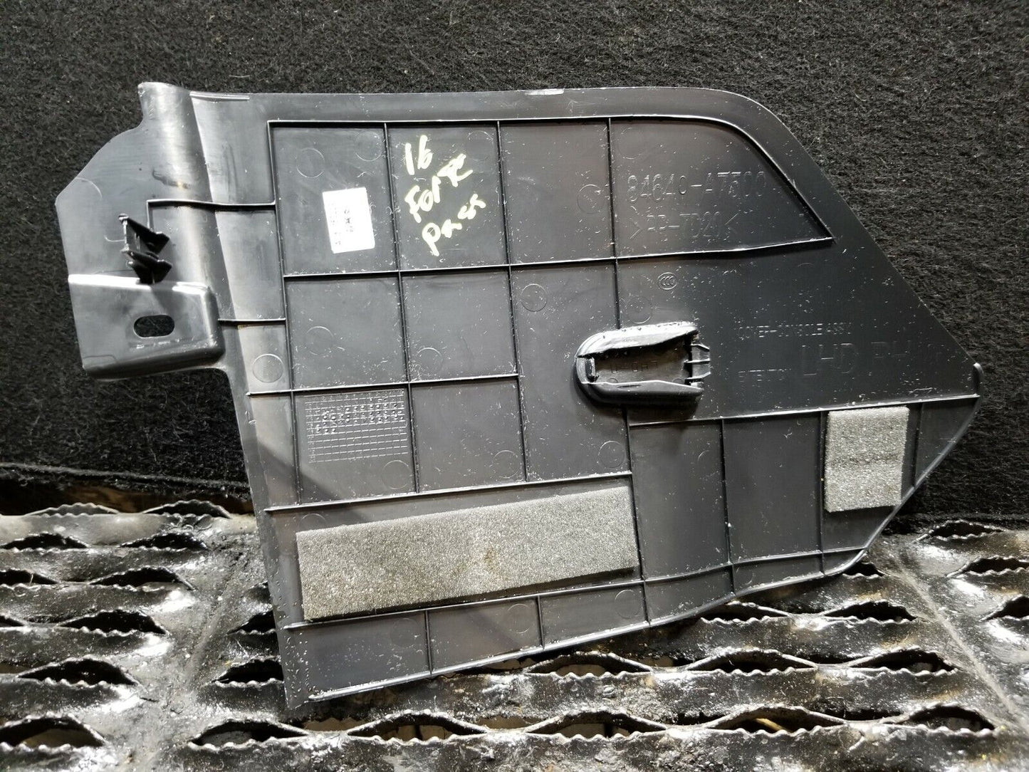 14 15 16 Kia Forte Center Console Right Passenger Side Panel Trim OEM 27k