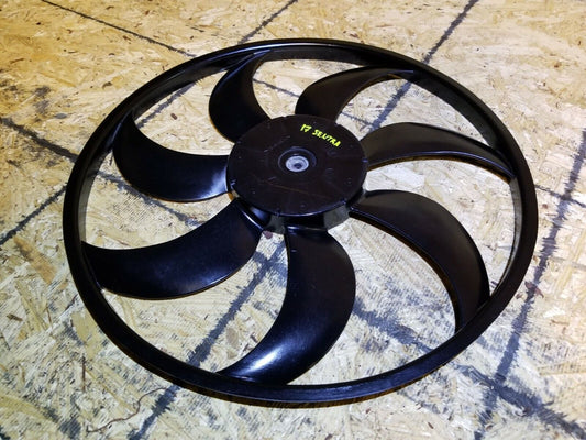 16 17 18 Nissan Sentra Radiator Cooling Fan Blade OEM 40k