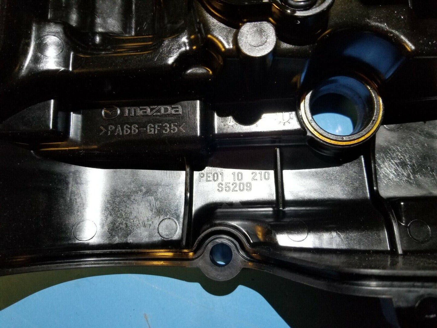 2014 2015 2016 Mazda 3 2.0l Engine Valve Cover OEM