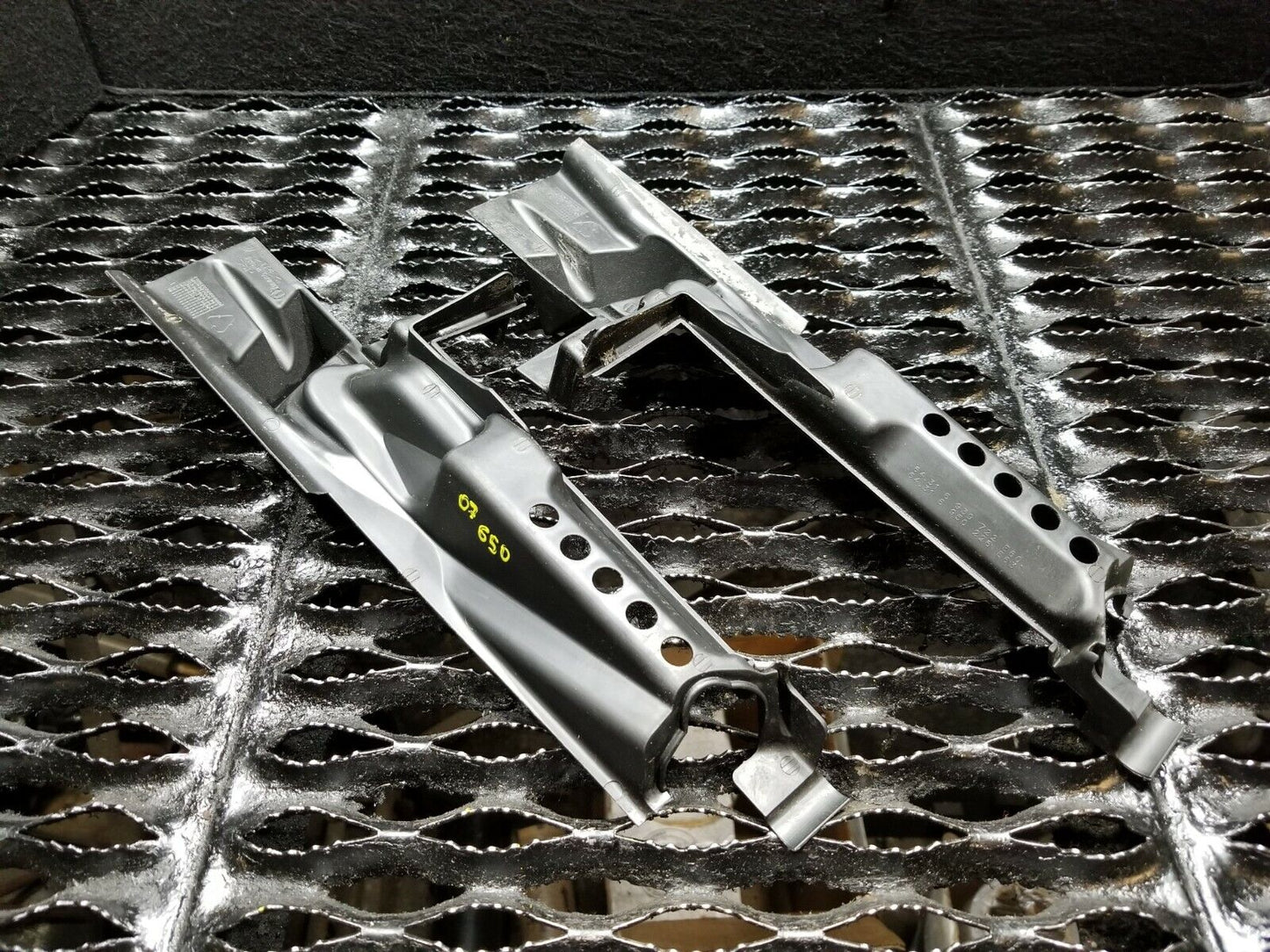 06 07 08 09 10 BMW 650i E63 Interior Air Filter Housing Intake Duct 2pcs OEM