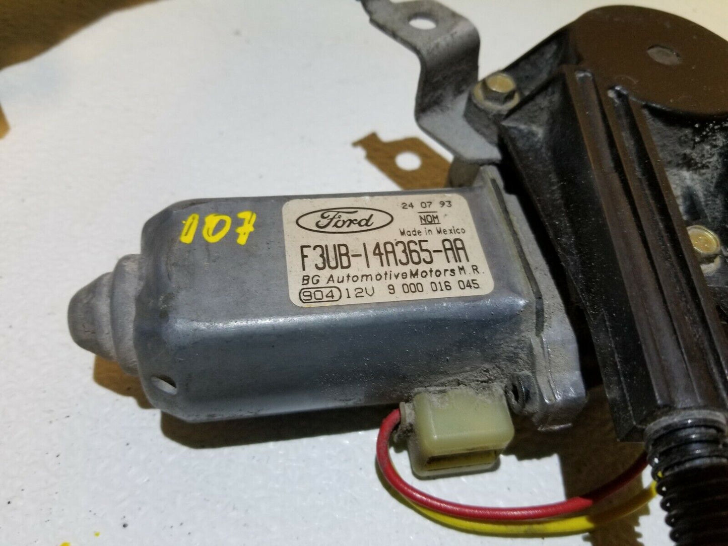 97 1997 Ford E150 Gulf Stream 5.8l Right Front Window Regulator Motor OEM #107