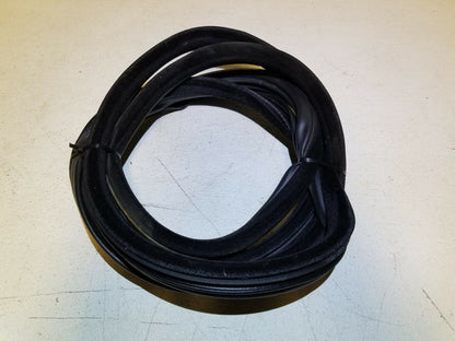 06 07 08 09 Range Rover Sport Rear Right Pass Side Door Weatherstrip Seal OEM