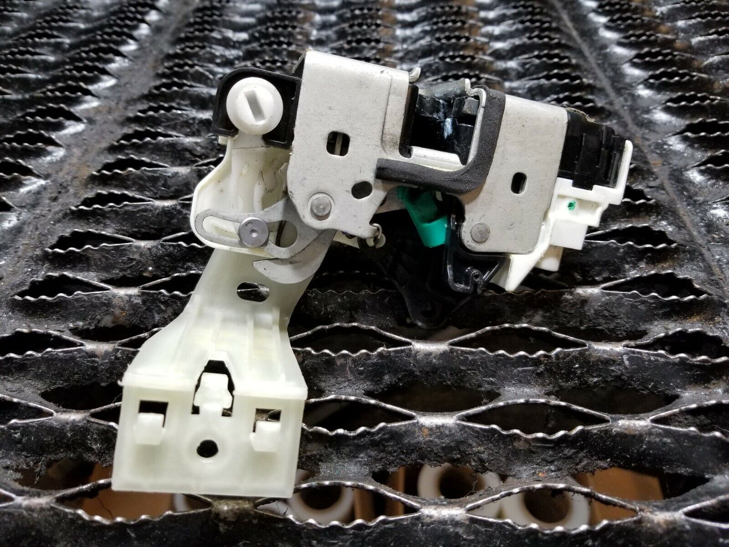 13 14 15 16 Jeep Compass Rear Left Driver Side Door Lock Latch Actuator OEM 30k
