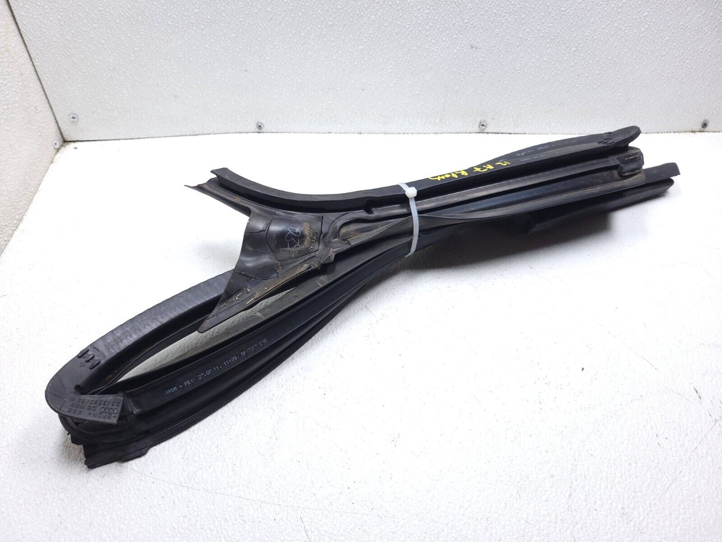 12 13 14 15 16 17 Audi A7 Door Weatherstrip Seal Rear Right Passenger Side OEM