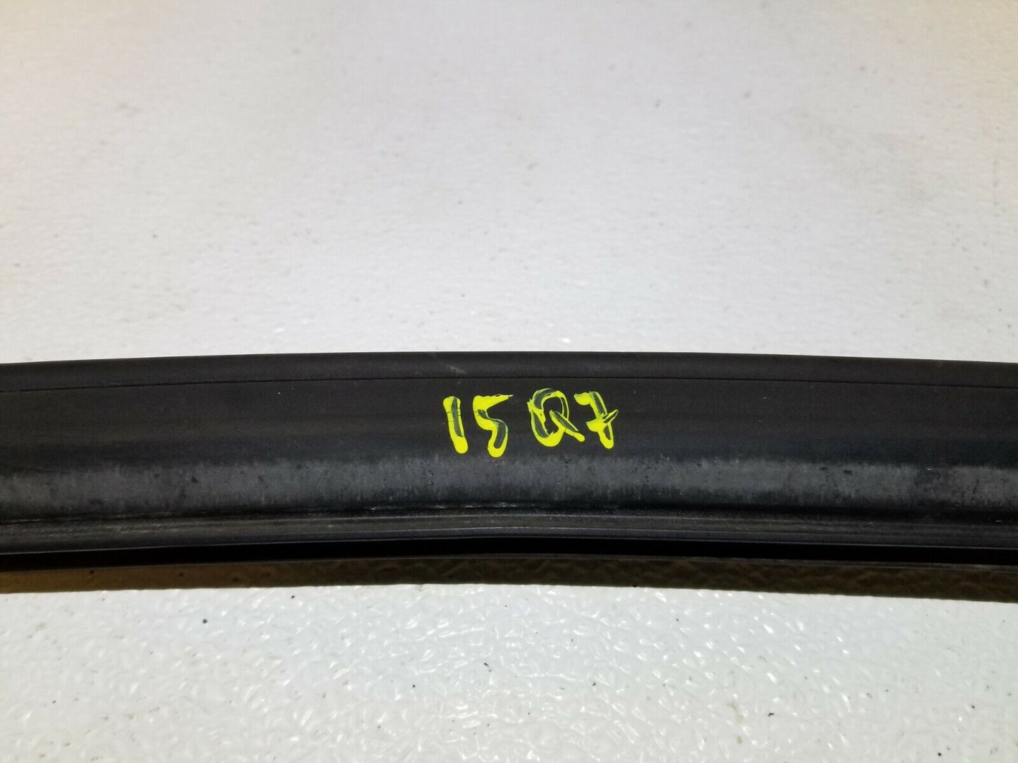 13 14 15  Audi Q7 3.0l Radiator Seal 7l0121345 OEM 87k Miles