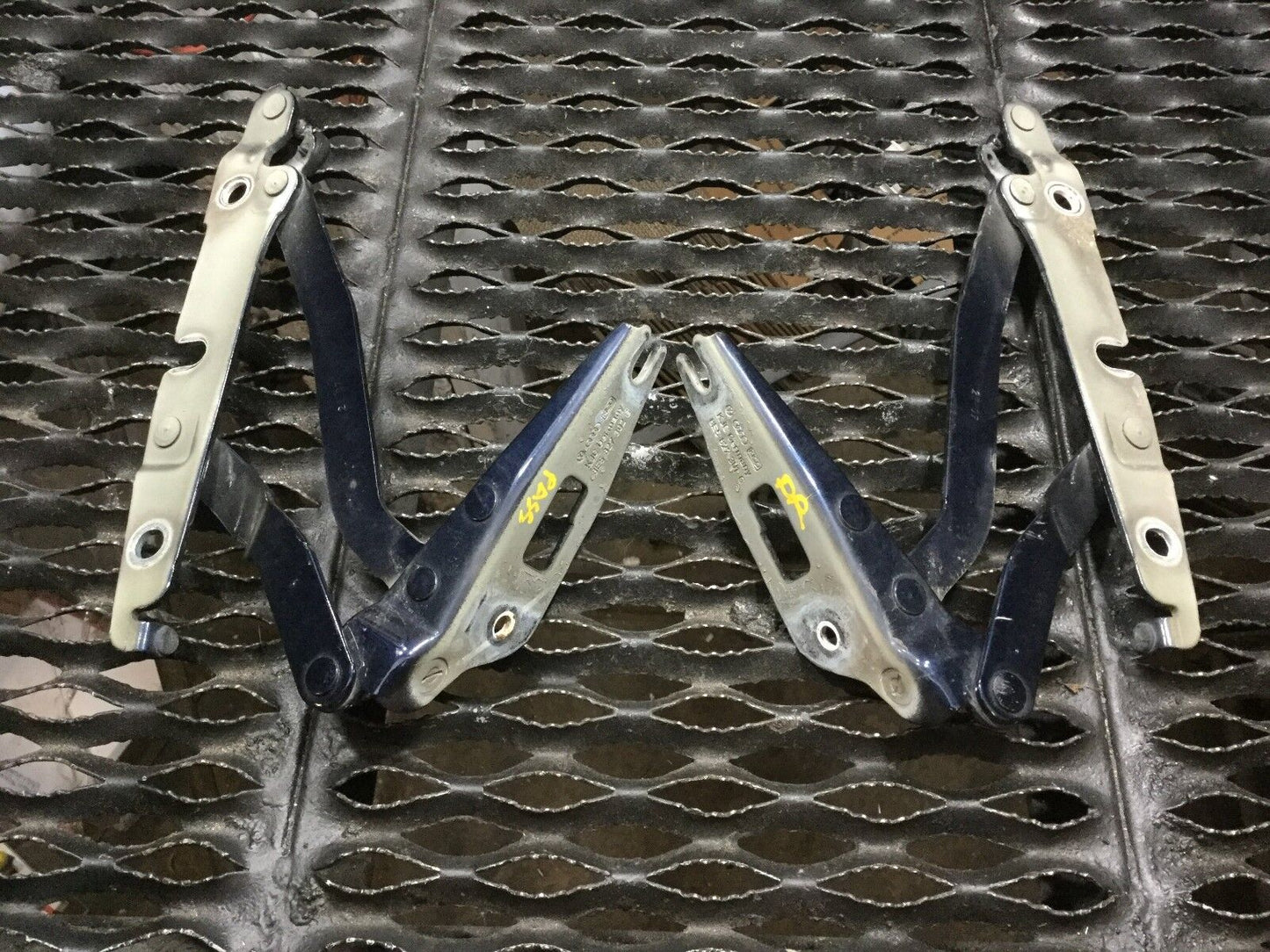 05 06 07 08 Audi A4 Trunk Lid Hinge Left & Right 2pcs OEM