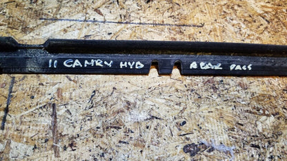 09 10 11 Toyota Camry Hybrid Rear Pass Door Window Glass Belt Seal Molding OEM