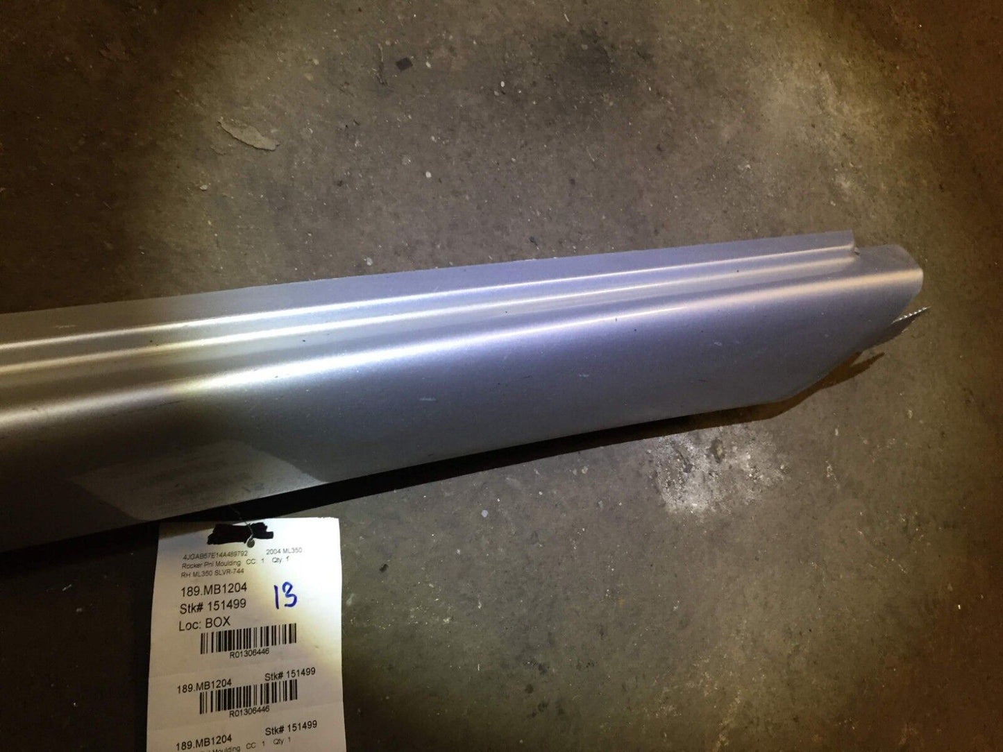 00 01 02 03 04 05 Mercedes Ml350 Right Passenger Rocker Panel Skirt Molding OEM
