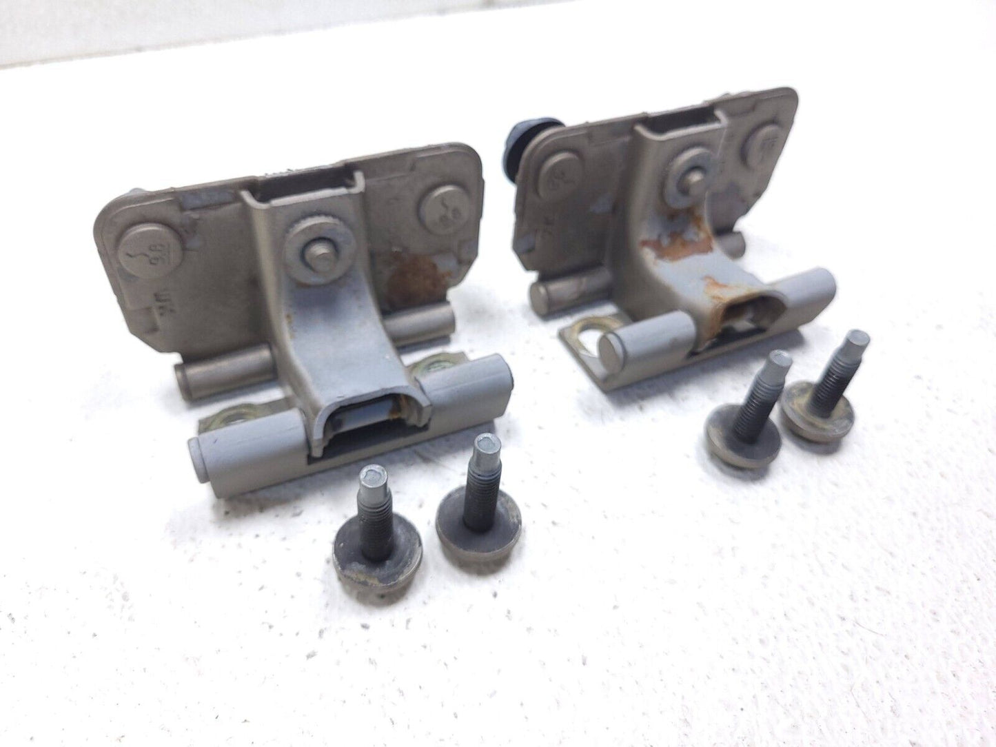 2006 - 2010 Jeep Grand Cherokee Trunk Lid Hatch Hinge Pair OEM