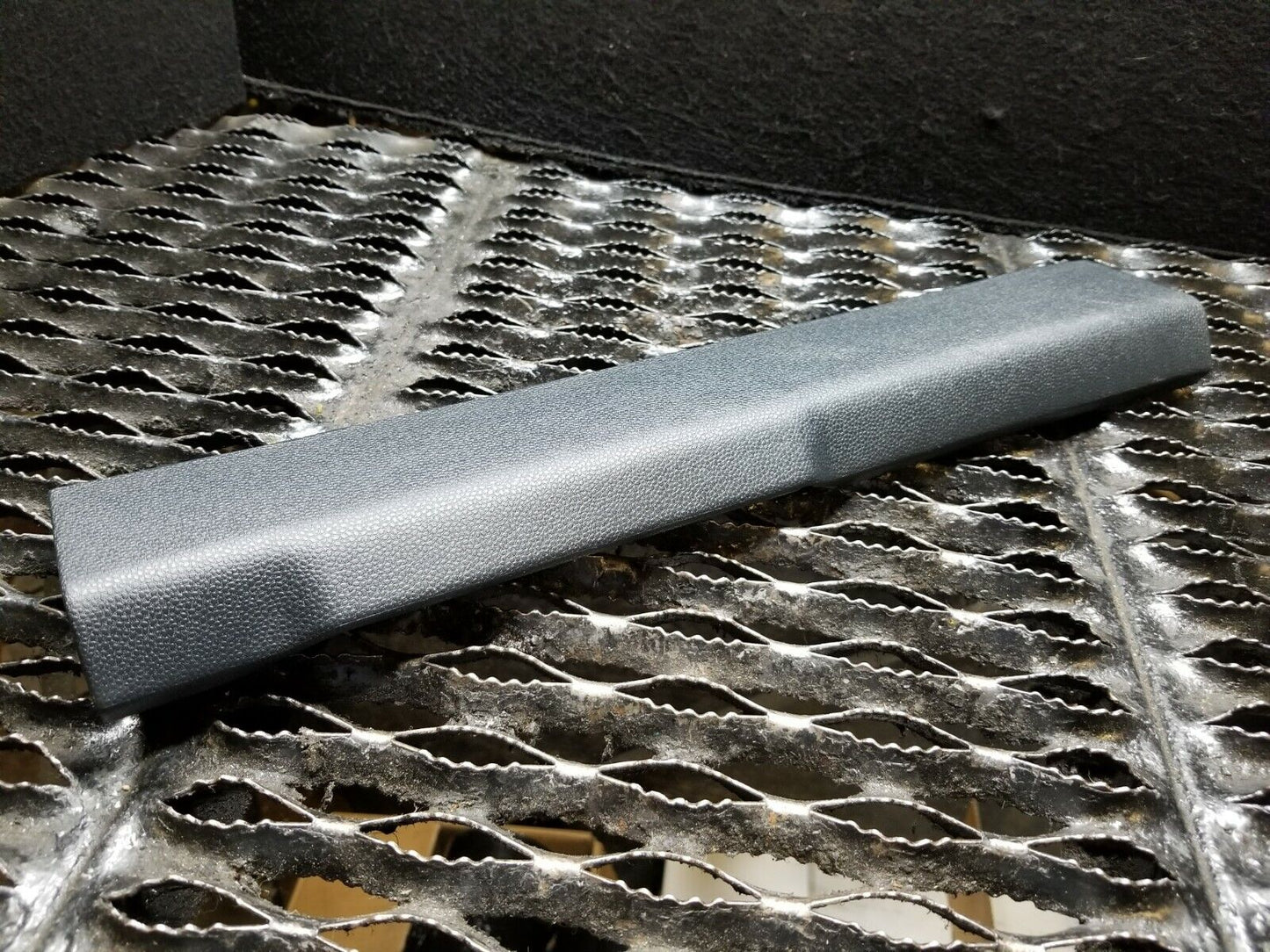 18 19 20 Ford Ecosport Front Left Door Sill Scuff Plate Trim Cover OEM