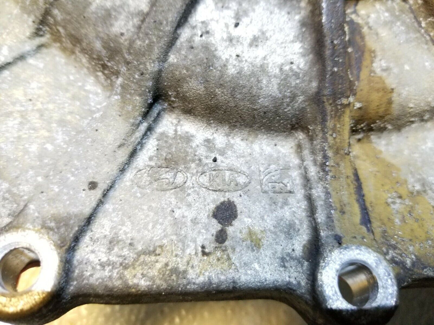 15 16 17 Hyundai Sonata 2.4l Automatic Transmission Rear Cover OEM