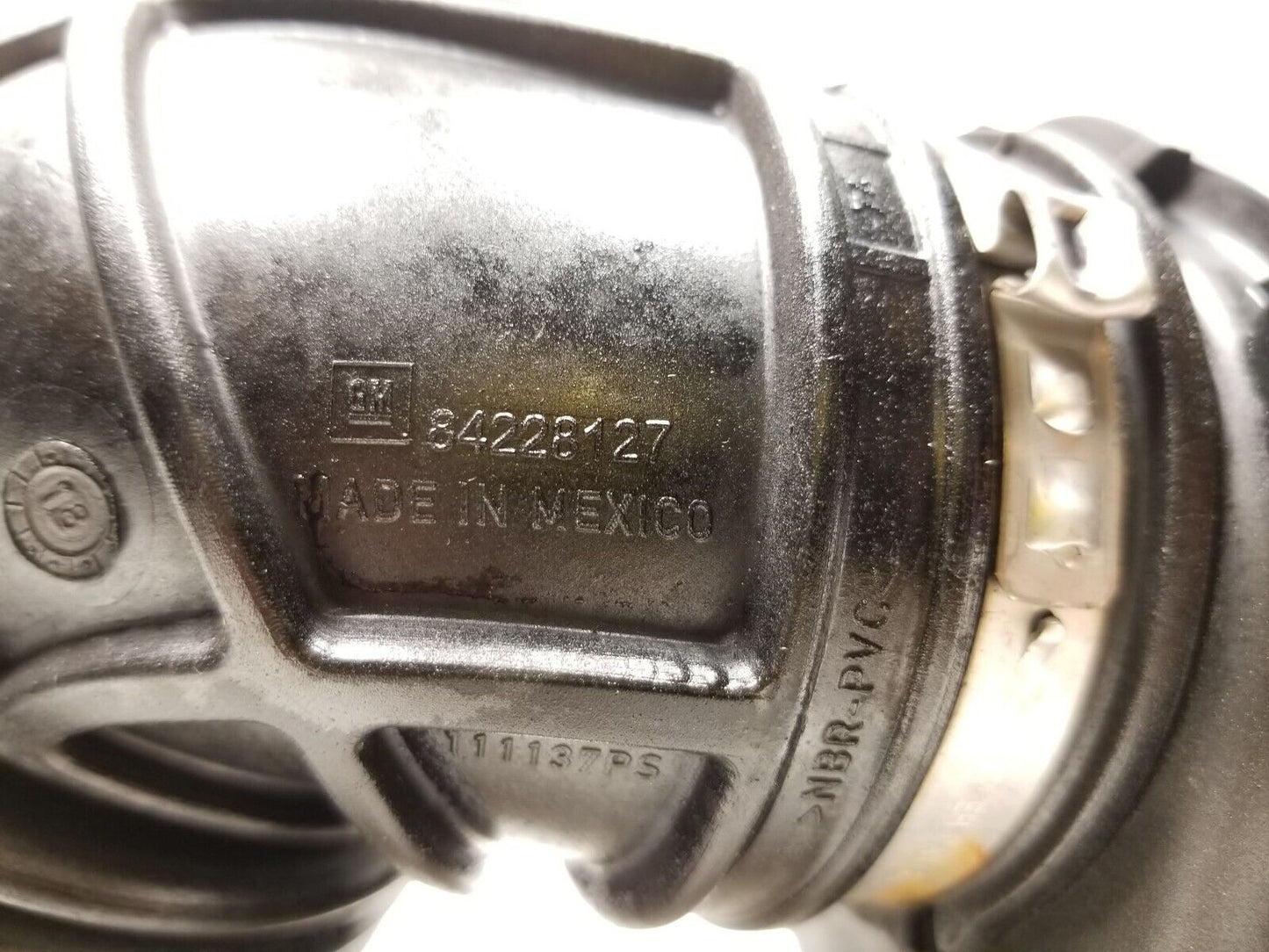 18 19 20 21 Chevrolet Equinox Air Cleaner Outlet Hose Tube Pipe OEM