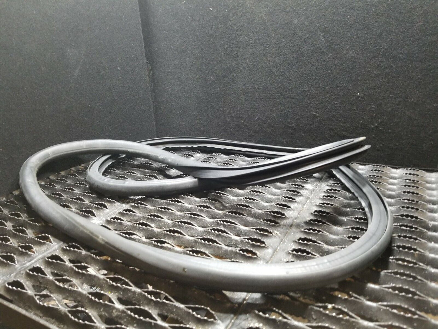 11 12 13 14 15 Chevy Cruze Rear Door Driver Side Glass Weatherstrip Seal OEM