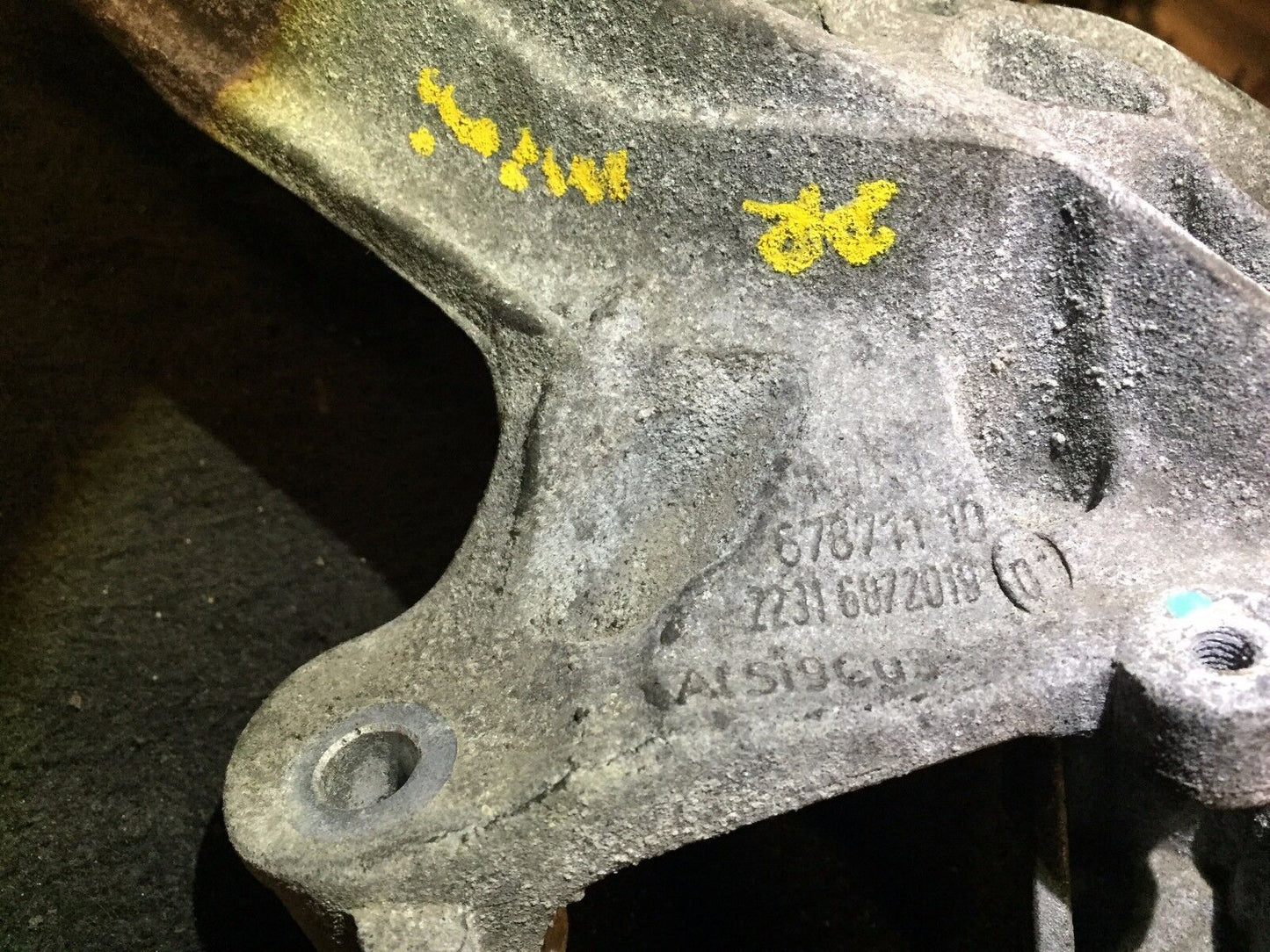 07 08 09 10 11 12 13 Mini Cooper Automatic Gearbox Suspension Bracket Mount OEM